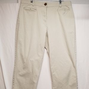 NWOT Counterparts SZ 16 Khaki Capris